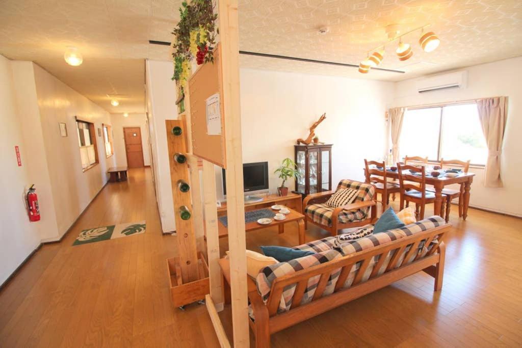 Beach Side Hotel Yamoriyanonikai Nago Esterno foto